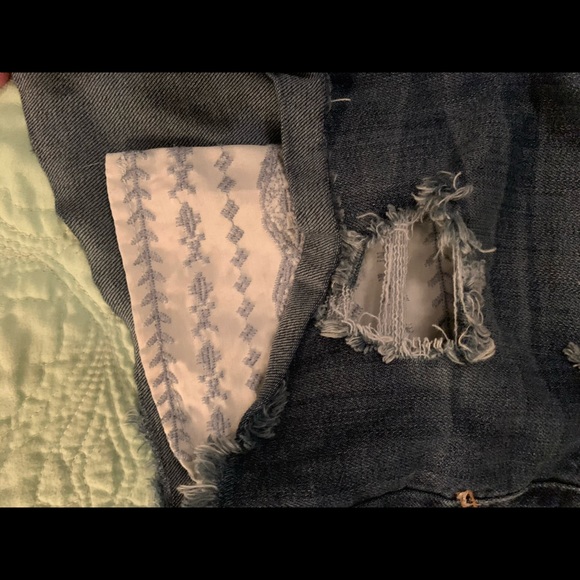 Shorts - Picture 4 of 4